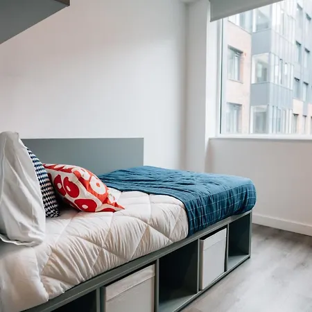 Canvas Point Campus Docklands Apartament *